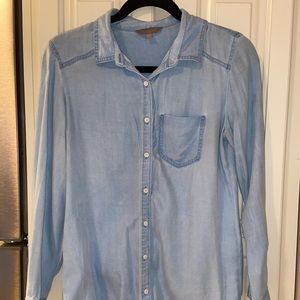 Long-Sleeve Light Blue Soft Demin Button Down